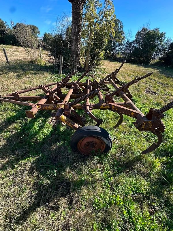 Arado Cincel con 9 Púas y Rueda - imagen 1