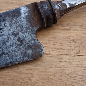 Hoja Antigua de Acero con Mango Metálico - imagen 4