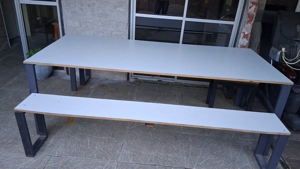 Juego de Mesa de Exterior con Dos Bancos de Caño y Fenólico Blanco