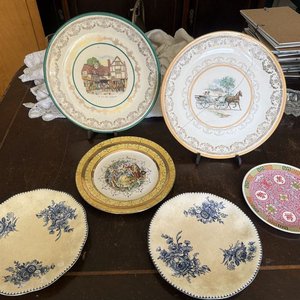 Lote siguiente: Lote de Platos Decorativos de Colección