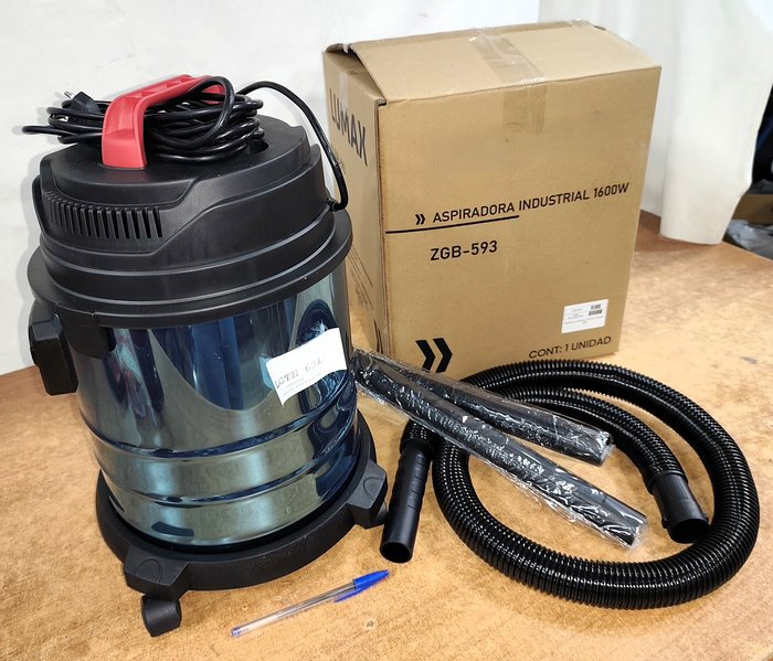 Aspiradora Industrial con Motor de 1600W y Tanque de Agua - imagen 3