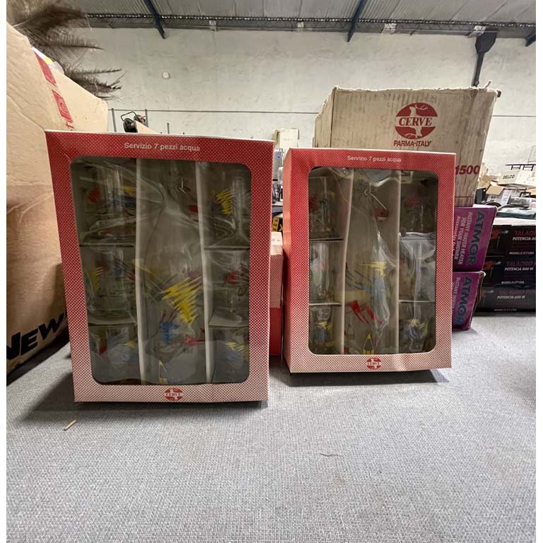 Set de Botellas y Vasos de Vidrio con Diseño