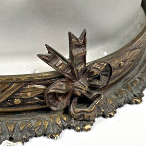 Plafon de Techo Bronce y Vidrio Opalino con Detalles Florales - imagen 3