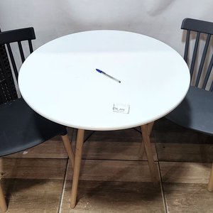 Juego Desayunador Eames Estilo Mesa Redonda Blanca con 2 Sillas Winsor PVC - imagen 3