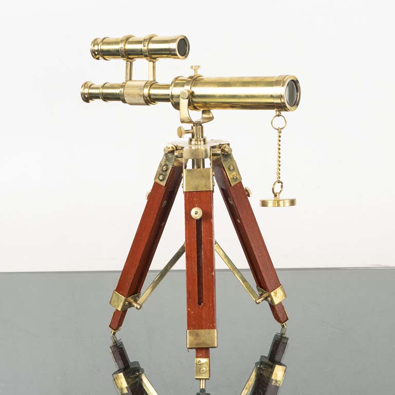 Telescopio de metal con tripode regulable - Medidas: 26x42cm
