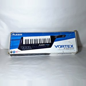 Lote anterior: Teclado Controlador Alesis Vortex Wireless con Accesorios y Caja