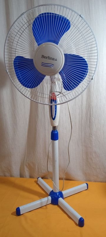 Lote anterior: Ventilador de pie aspas plásticas nuevo en caja