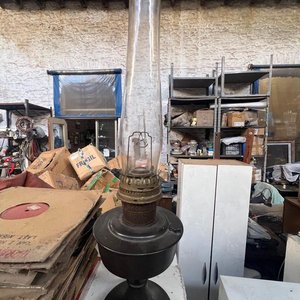 Lámpara a Queroseno Tipo Aladin con Tubo de Vidrio Transparente - imagen 3