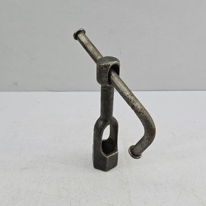 Llave de Tuerca de Acero con Manija - imagen 2