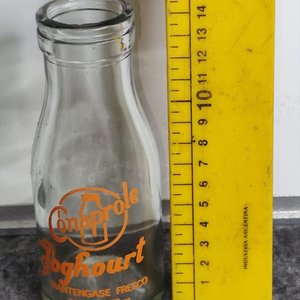 Botella Antigua de Yoghourt Conaprole Vidrio Transparente - imagen 1