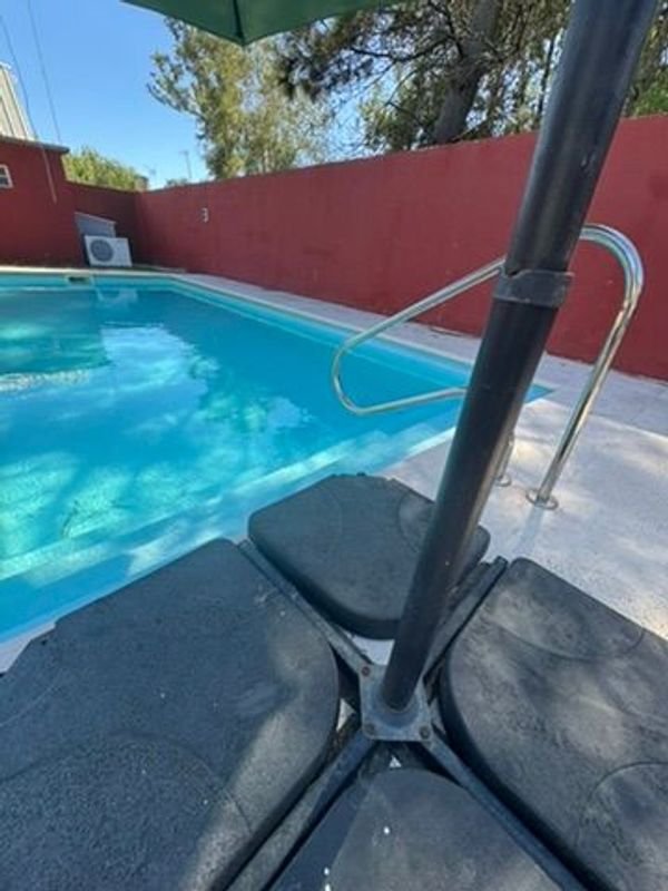 Gran sombrilla moderna para piscina - imagen 6