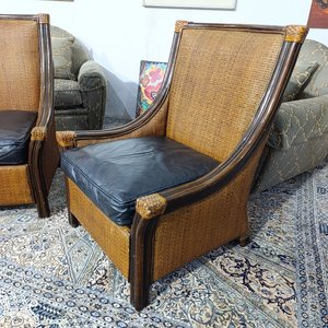 Par de Butacas Altas con Esterilla Tejida y Almohadones de Cuero - imagen 2