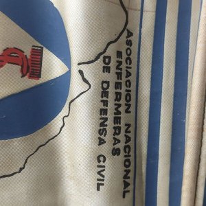 Banderín Antiguo Asociación Nacional de Enfermeras de Defensa Civil Uruguay - imagen 2