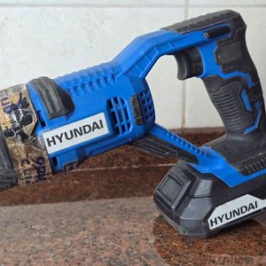Sierra Sable Recíproca Hyundai 20V con Cargador y Batería - imagen 2