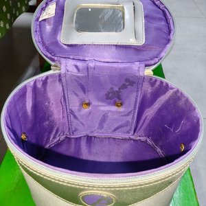 Bolsito Ovalado para Maquillaje con Espejo Avon - imagen 2
