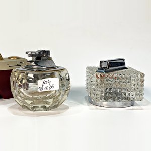 Tres Encendedores Vintage: Starlon Metálico, Vidrio Prensado y Cristal con Monograma Banco de Londres - imagen 3