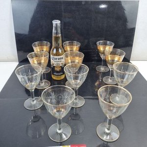 Conjunto de 11 Copas de Licor Vintage con Grabados y Borde Dorado - imagen 2