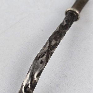 Bombilla Criolla de Plata Antigua con Diseño de Mano - imagen 4