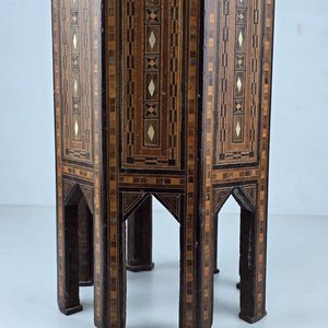 Mesa Turca Octogonal con Incrustaciones de Madera y Nácar - imagen 5