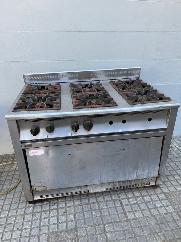 Cocina Industrial Acero Inoxidable 6 Hornallas con Horno