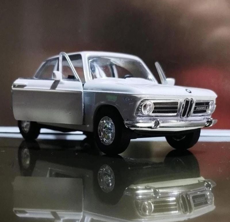 Item 865935 - Image 0