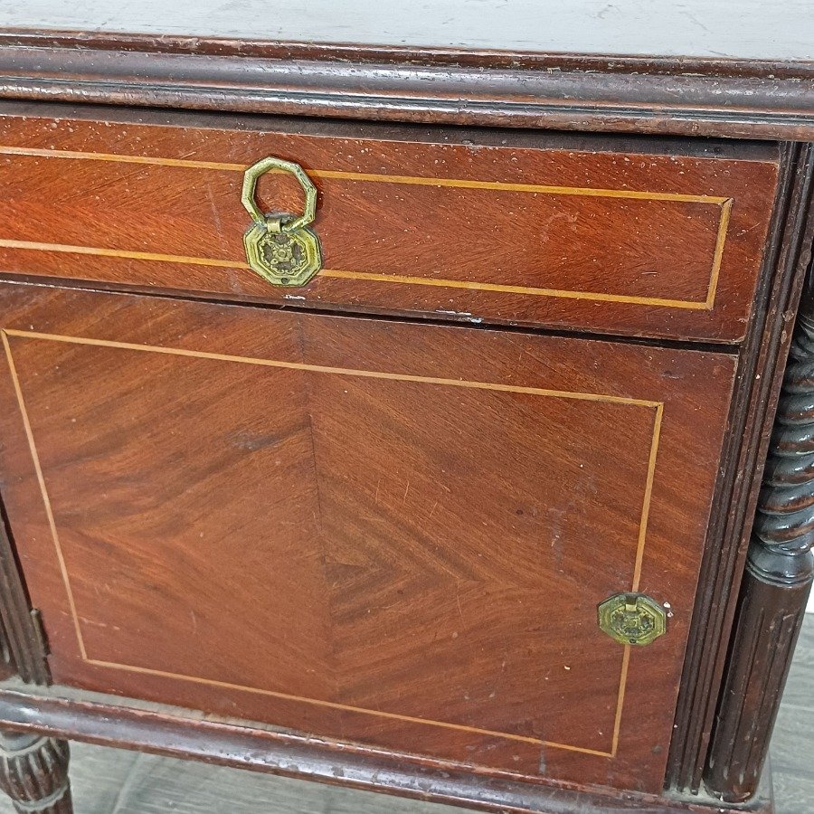 Mesa de luz en madera estilo inglés con cajón y puerta - imagen 5