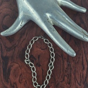 Lote siguiente: Pulsera de Plata 925 con Diseño de Eslabones Entrelazados