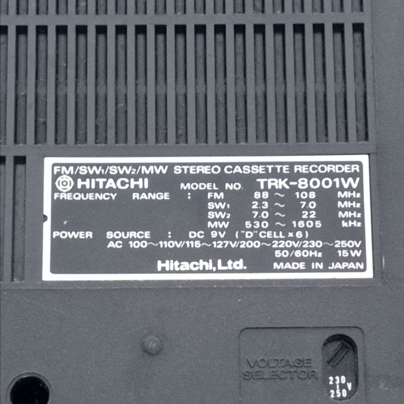 Radio grabador marca Hitachi con faltante de 2 botones del pasa cassette - imagen 8