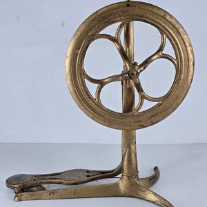 Antiguo Torno de Dentista a Pedal de Hierro Fundido Dorado - imagen 2