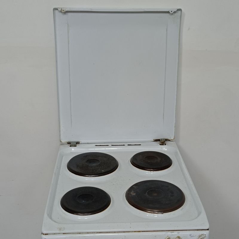 Cocina marca ARISTON, electrodoméstico en mal estado - imagen 4