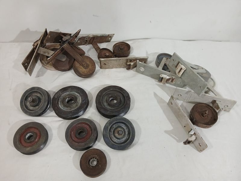 Lote de Ruedas Usadas para Portones y Cortinas