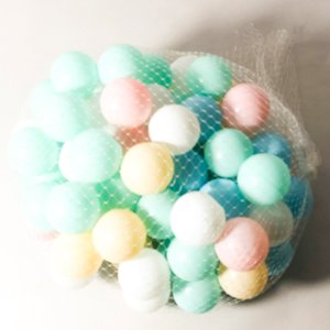 Lote de Juguetes: Oso de Peluche, Pelotas de Plástico y Figuras - imagen 5