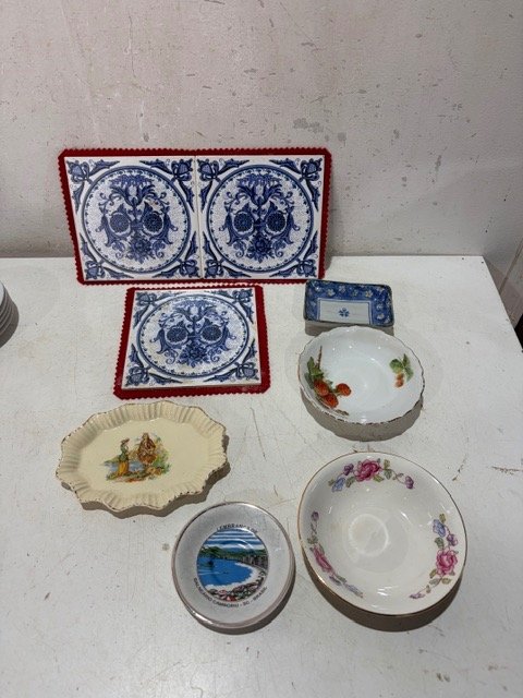 Lote de Platitos Decorativos y Varios Objetos Pequeños