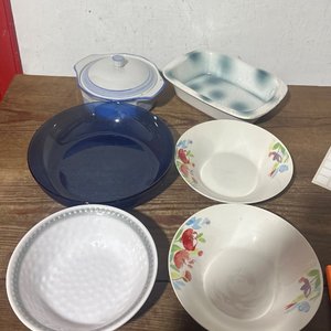 Lote anterior: Juego de Bandejas y Platos de Cerámica y Vidrio