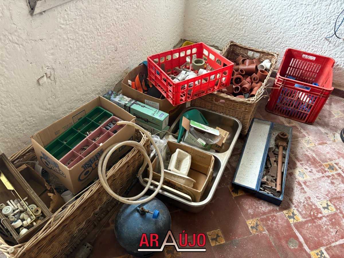 Lote de Materiales de Sanitaria y Ferretería