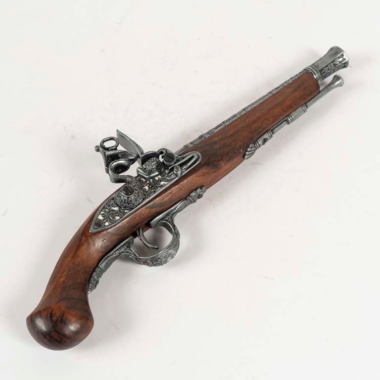 Lote anterior: Adorno antiguo de madera y metal - Pistola vintage