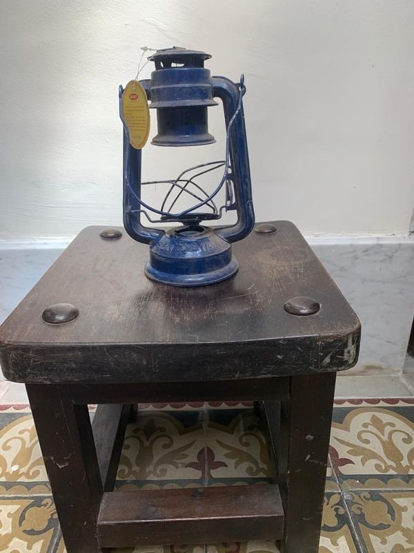Farol antiguo azul para decoración