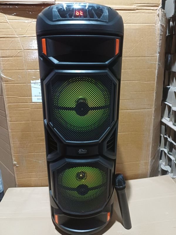 Altavoces y Micrófonos de Alta Calidad - imagen 2