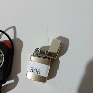 Cronómetro Digital Casio y Encendedor Dorado - imagen 2