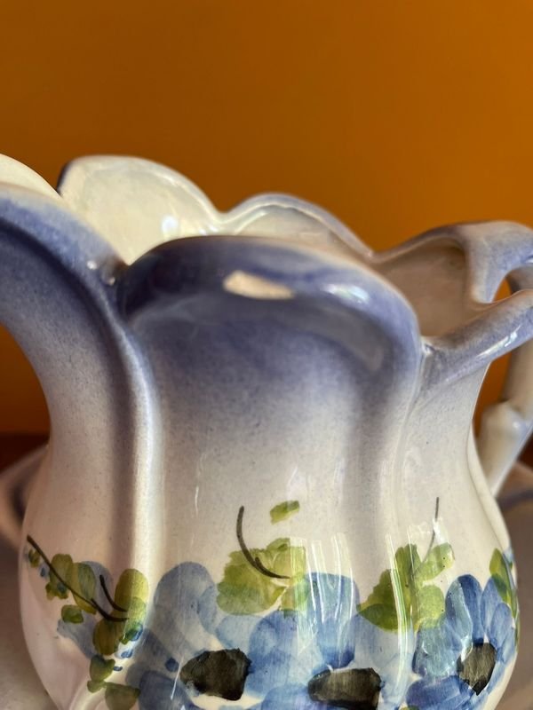 Jarra de porcelana azul y blanca con flores - imagen 3