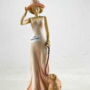 Figura de Porcelana: Dama Elegante con Perro, 25 cm - imagen 5