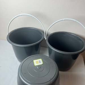 Set de 3 Baldes Plásticos Nuevos Grises - imagen 9