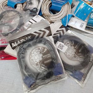 Lote de diferentes cargadores y cables . - imagen 6