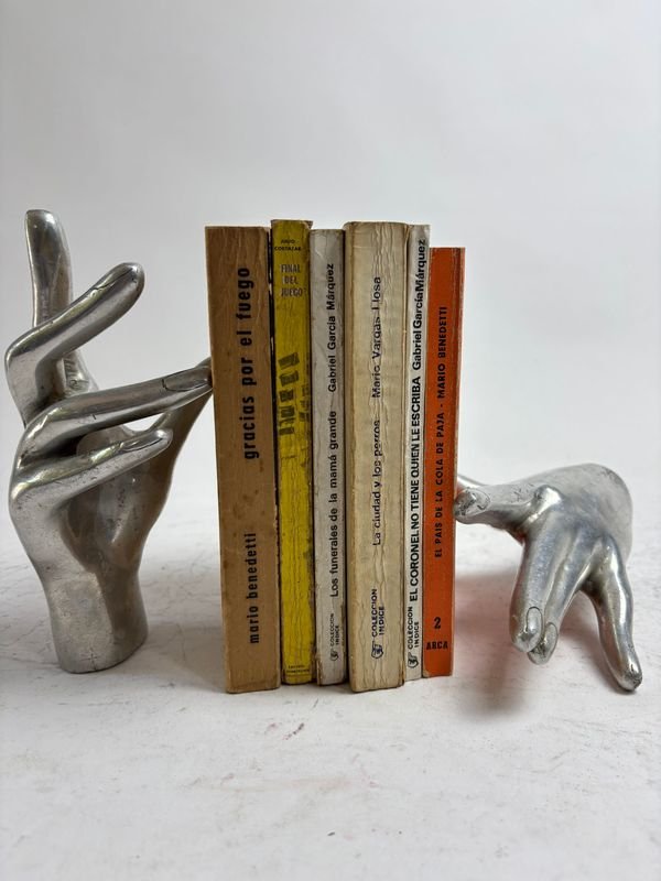 Lote de libros latinoamericanos del siglo XX