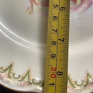 Plato de Porcelana Limoges Francia con Retrato de Dama y Filetes Dorados - imagen 2