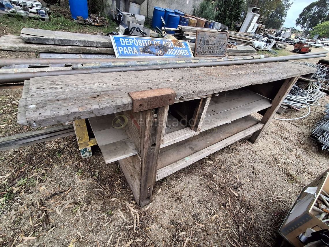 Banco de Trabajo de Madera Rústico con Estantes