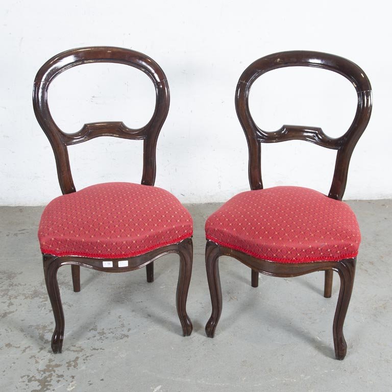 Par de Sillas Victorianas con Tapizado Rojo