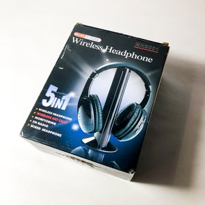 Tres Auriculares Inalámbricos y Cableados con Avería - imagen 2