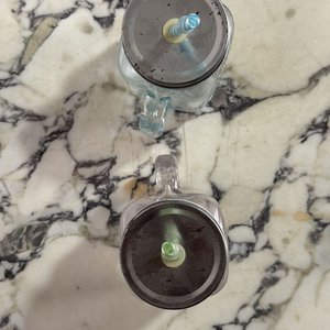 Par de Tarros Mason de Vidrio con Asa, Tapa Metálica y Pajita - imagen 7
