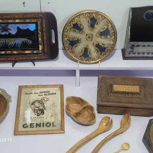 Lote de 11 piezas: Bandeja Marquetería, Cofre Tallado, Cuadro Geniol y Más - imagen 9
